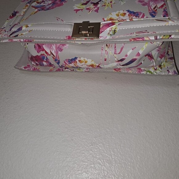 INC Sibbell Floral Faux Leather Envelope Shoulder Bag Clutch Gold Chain - Picture 13 of 16